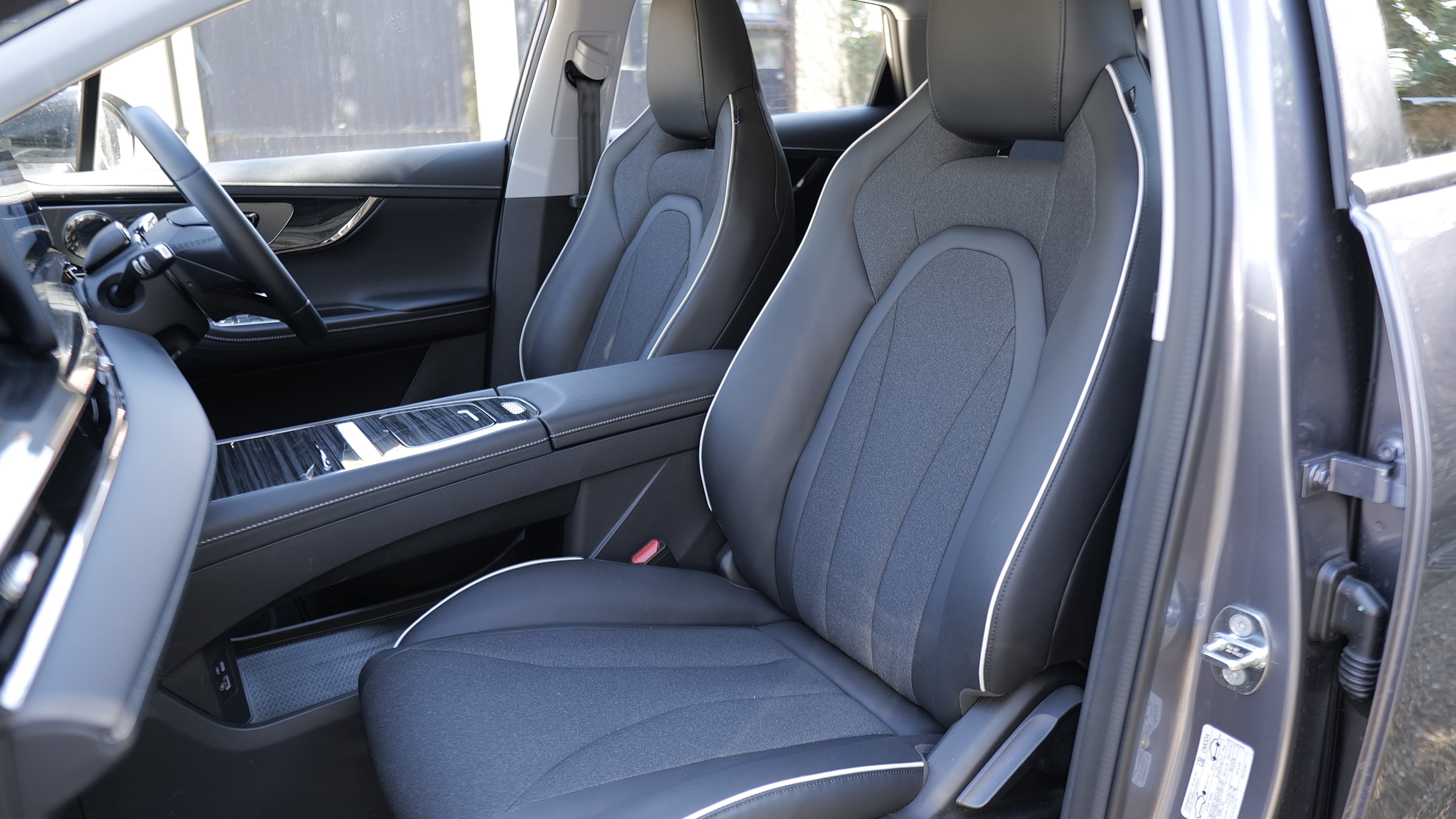 OMODA 5 ELECTRIC ESTATE 155kW Knight 61kWh 5dr Auto